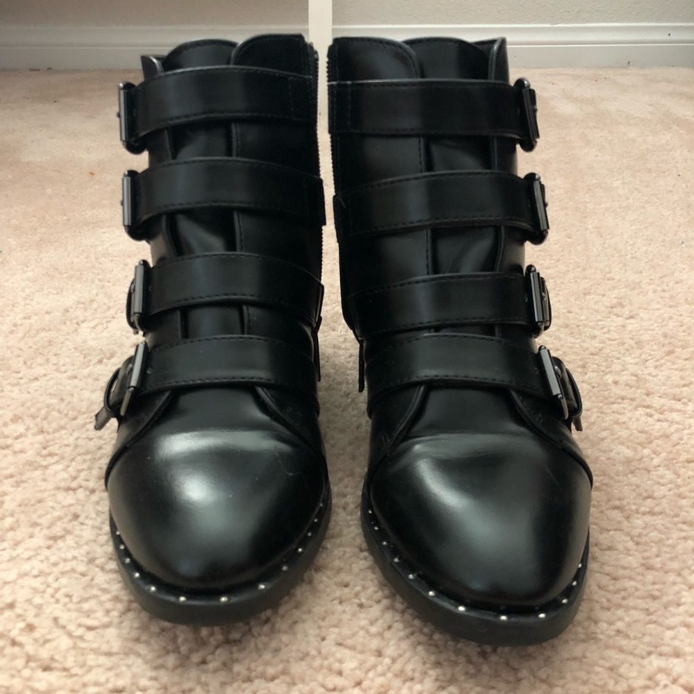 SOLD!!!!! 🔥🔥🔥🔥A New Day Buckled Black Booties